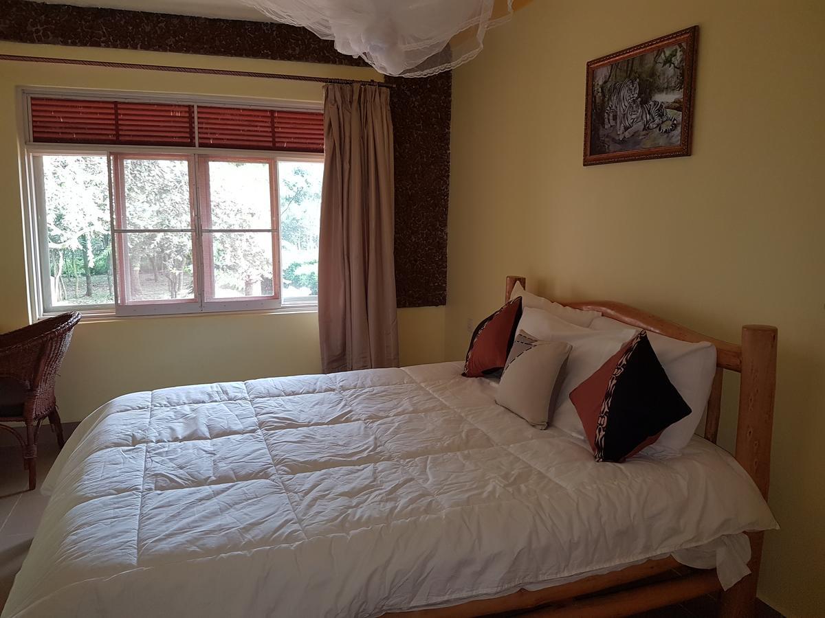 Brownstone Country Home Lira 外观 照片